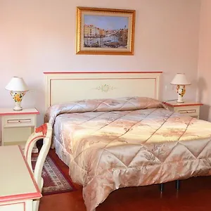 2* Konukevi Holidays