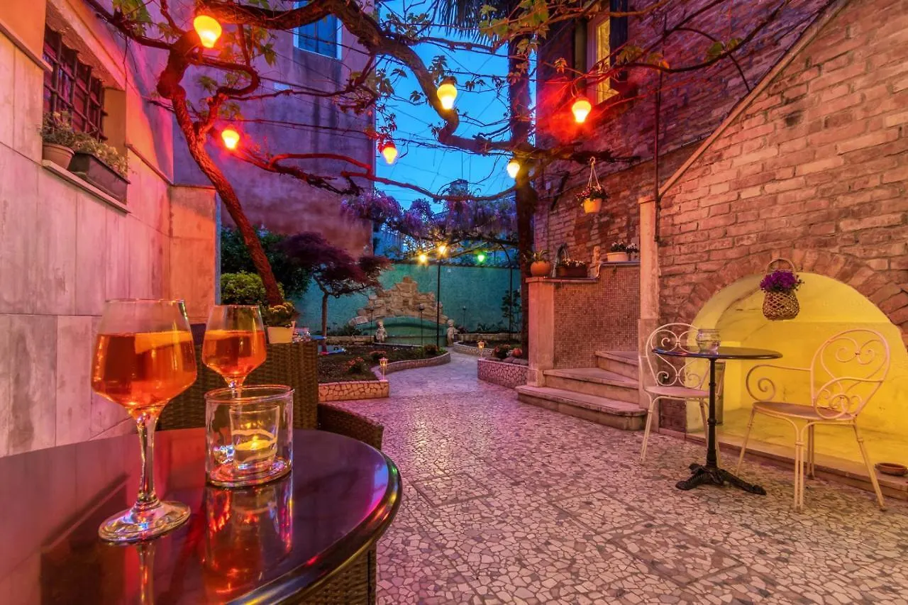 Hotel Casa Boccassini Venice