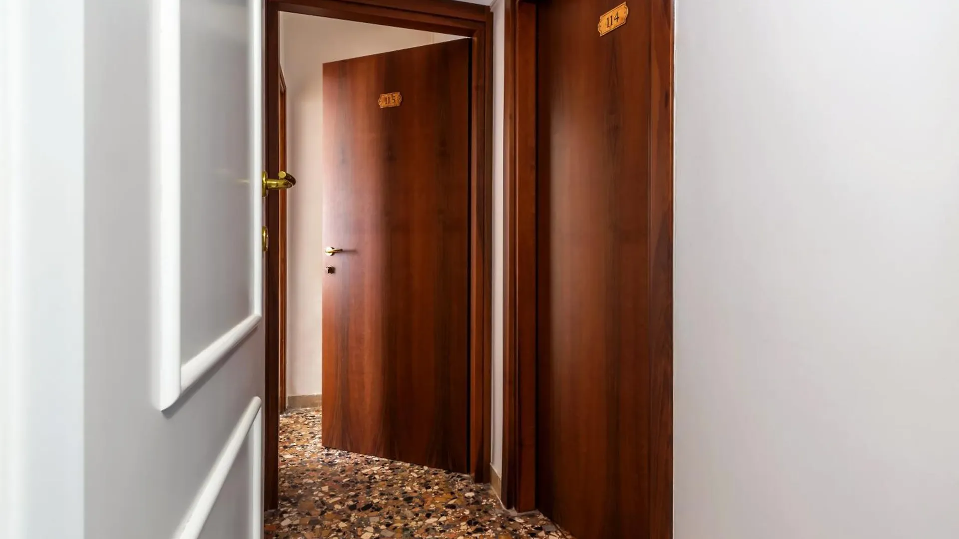 Hotel Casa Boccassini Venice 0*,